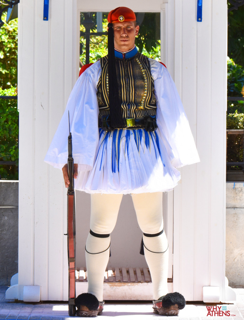 ancient greek soldiers uniform