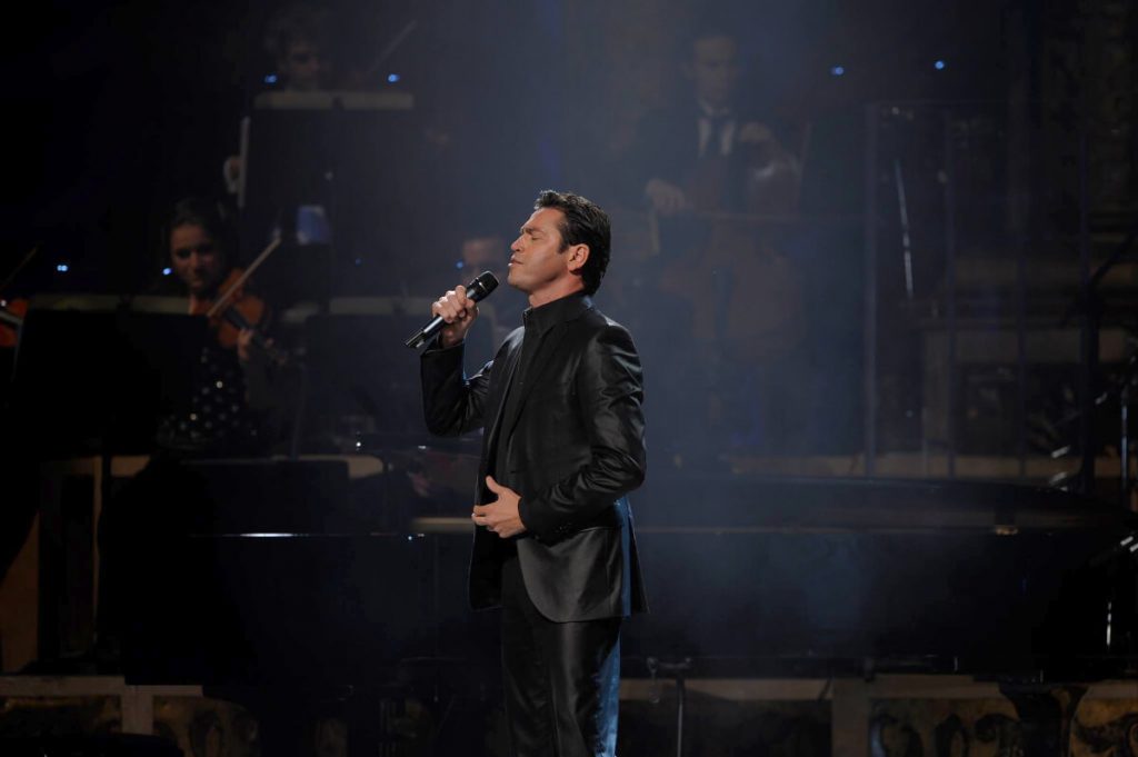 MARIO FRANGOULIS Athens Greek Singers